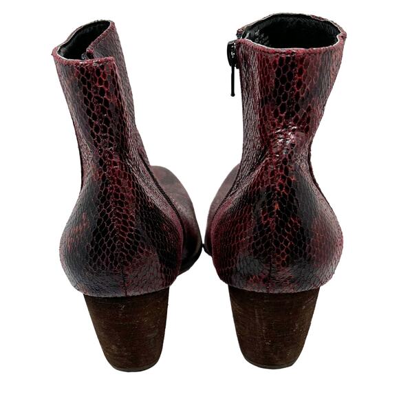 Coconuts by Matisse Spade Ankle Boots Booties Burgundy Snakeskin Print Size 7.5 - Picture 2 of 7